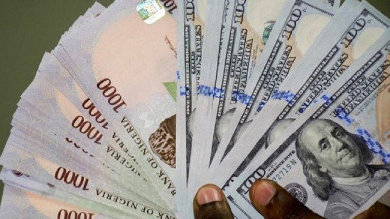 Naira in historic free fall, exchanges for 483/$
